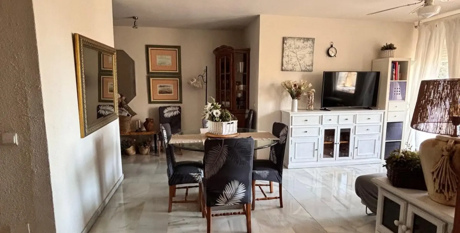Venta de apartamento en planta media en Marbella 8