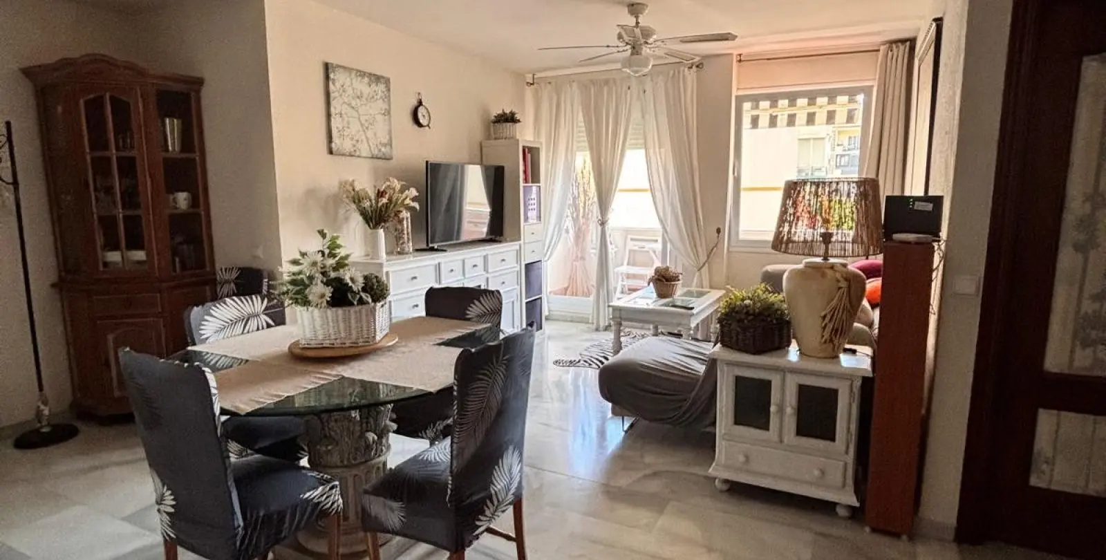 Venta de apartamento en planta media en Marbella 9