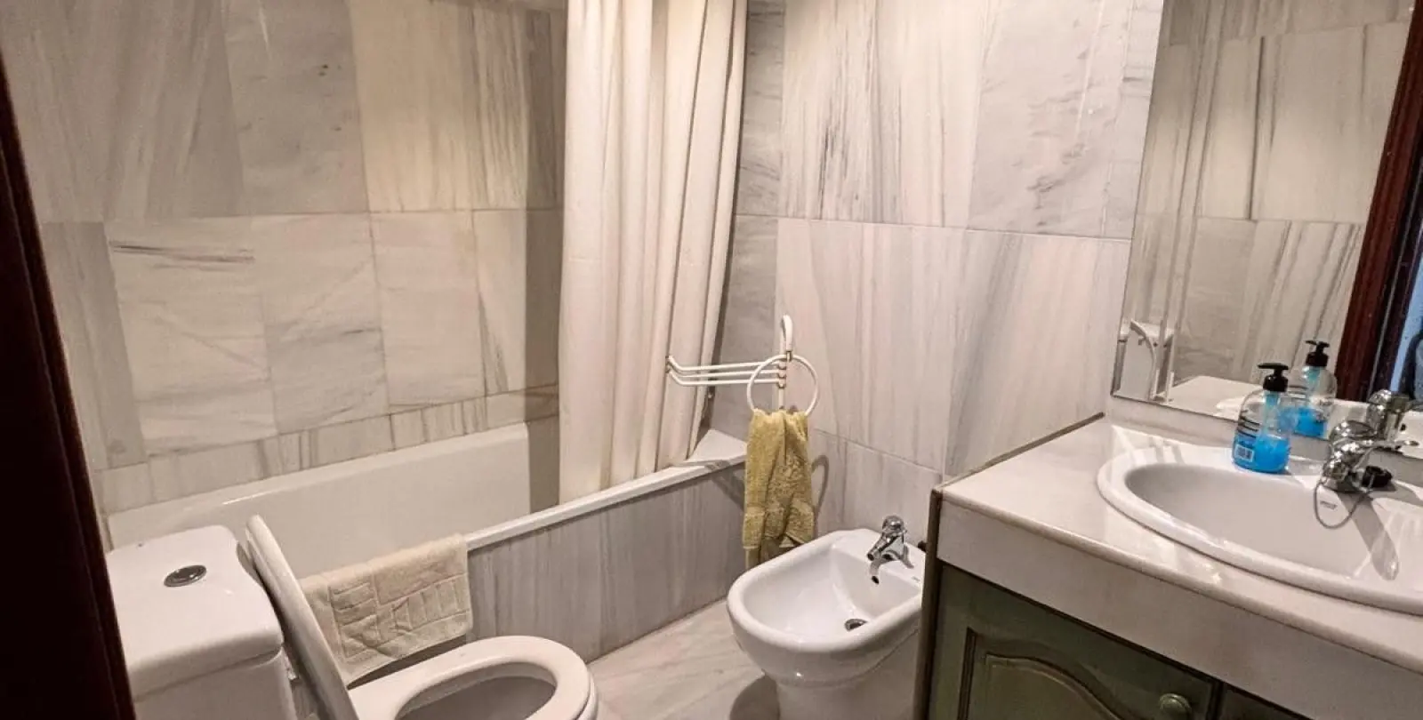Venta de apartamento en planta media en Marbella 14