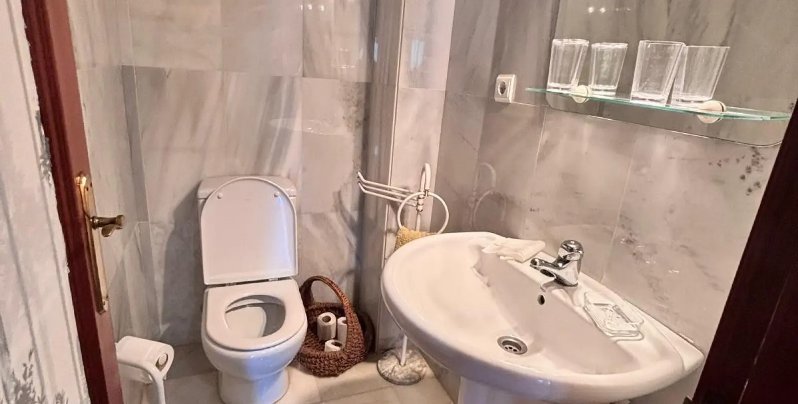 Venta de apartamento en planta media en Marbella 15