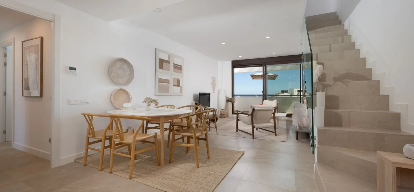 Venta de ático dúplex en Estepona 2