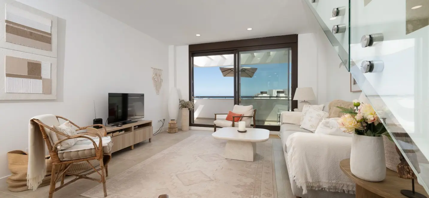 Venta de ático dúplex en Estepona 3