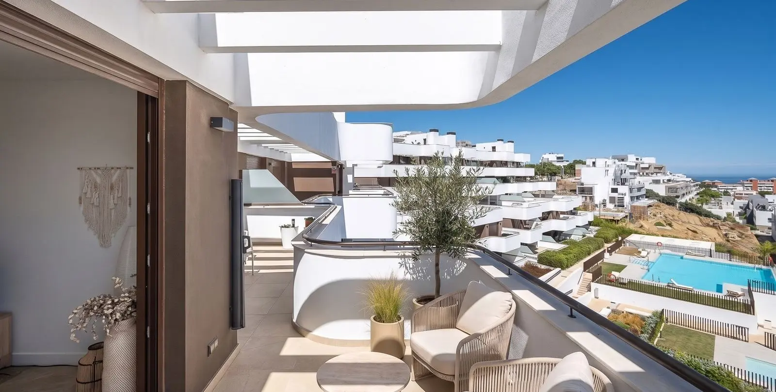 Venta de ático dúplex en Estepona 8