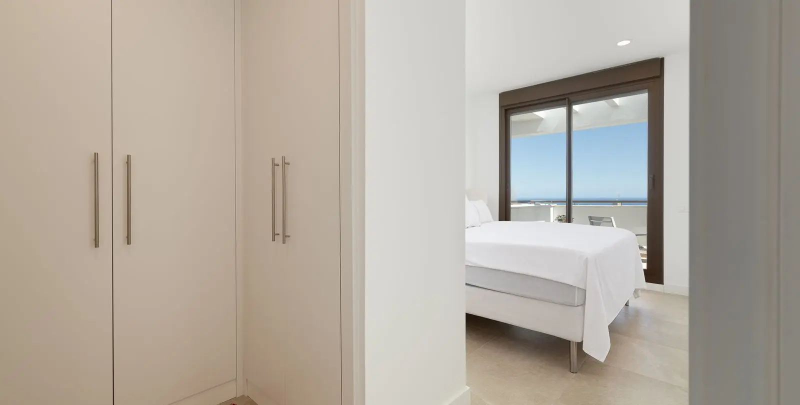 Venta de ático dúplex en Estepona 15