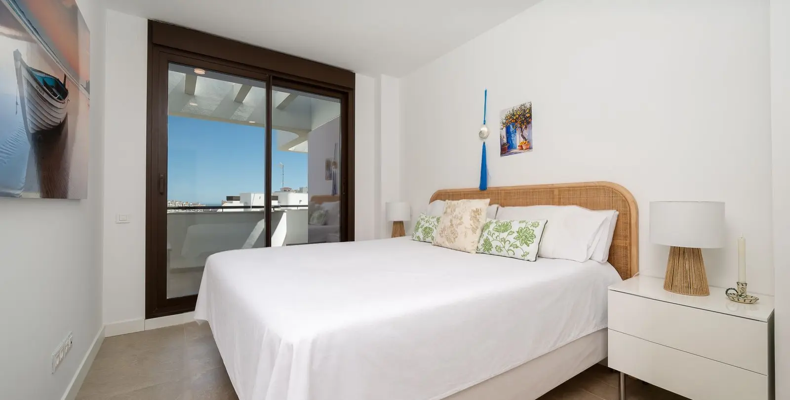Venta de ático dúplex en Estepona 17