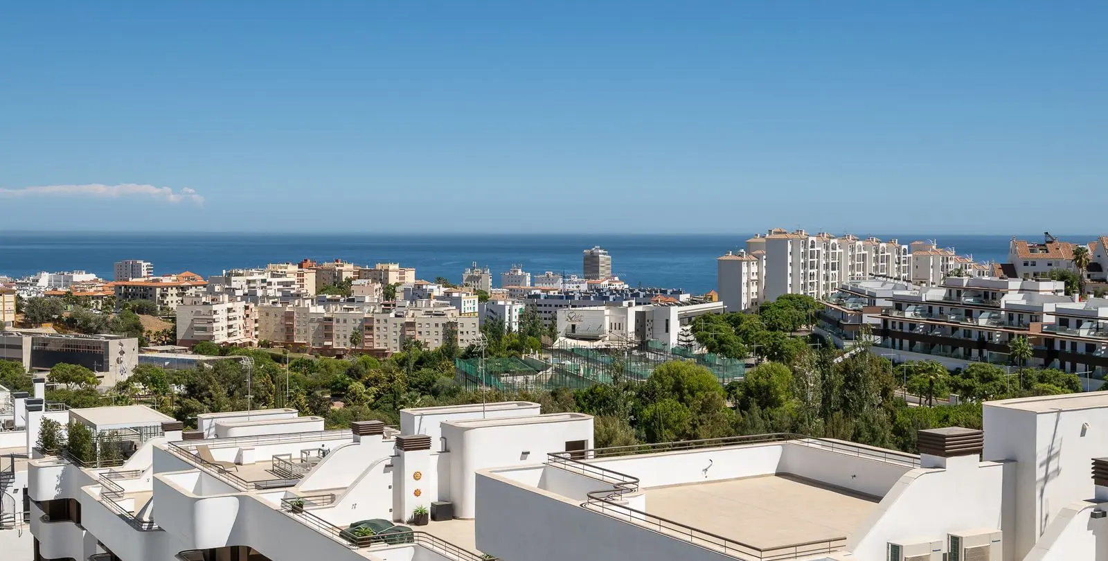 Venta de ático dúplex en Estepona 18