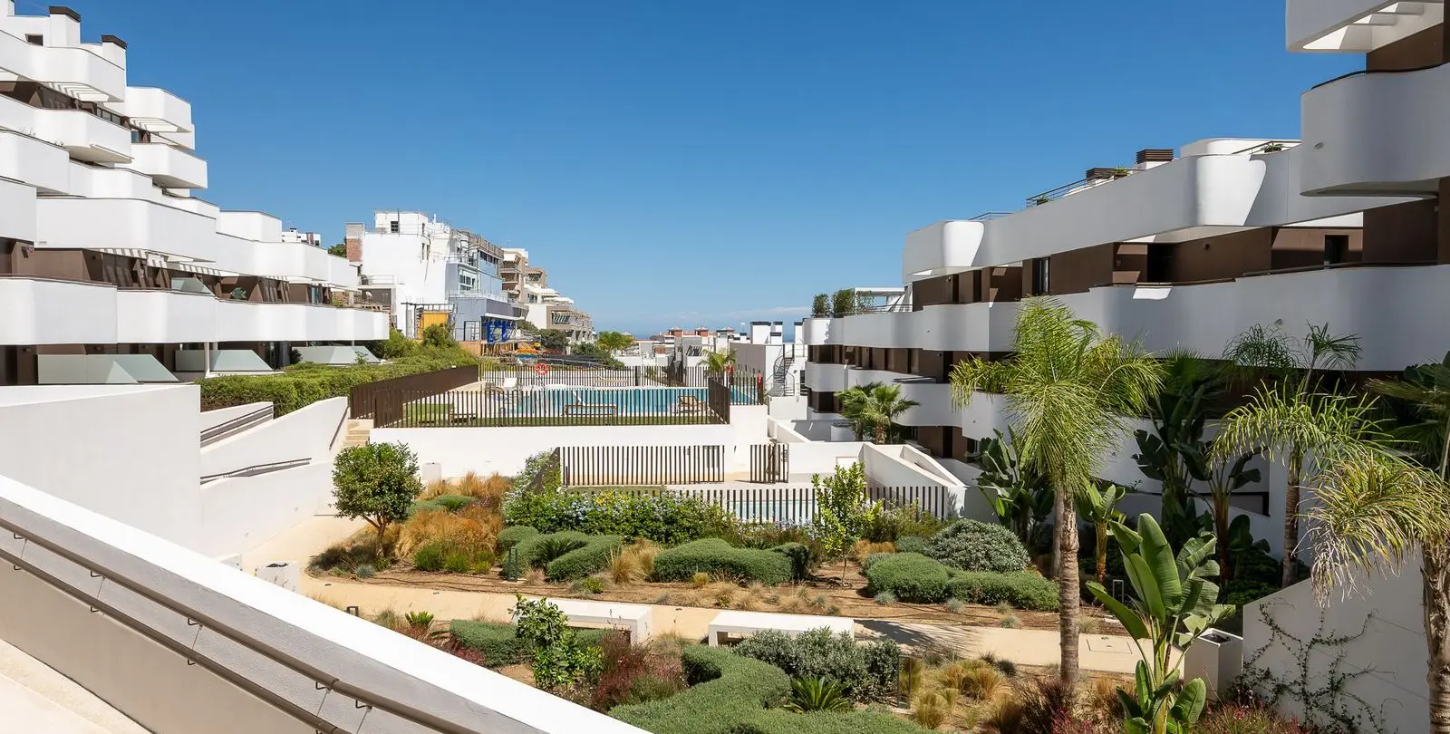 Venta de ático dúplex en Estepona 23