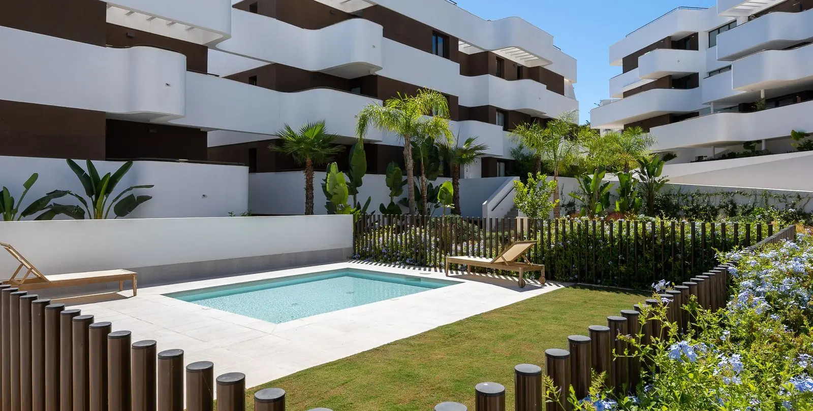 Venta de ático dúplex en Estepona 25