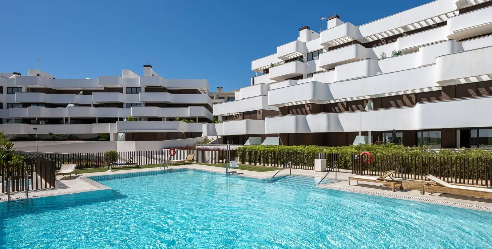 Venta de ático dúplex en Estepona 29