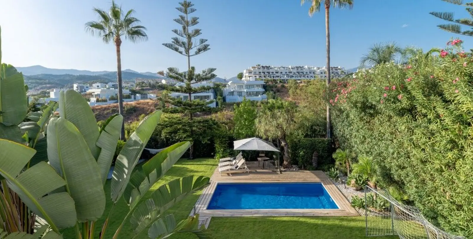 Venta de villa independiente en Estepona 30