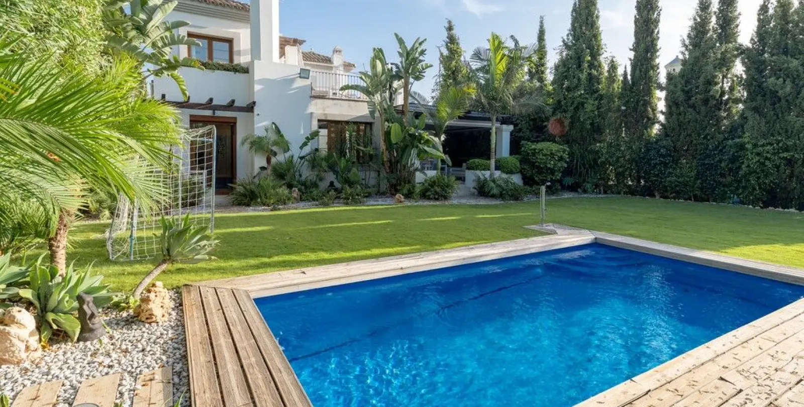 Venta de villa independiente en Estepona 35