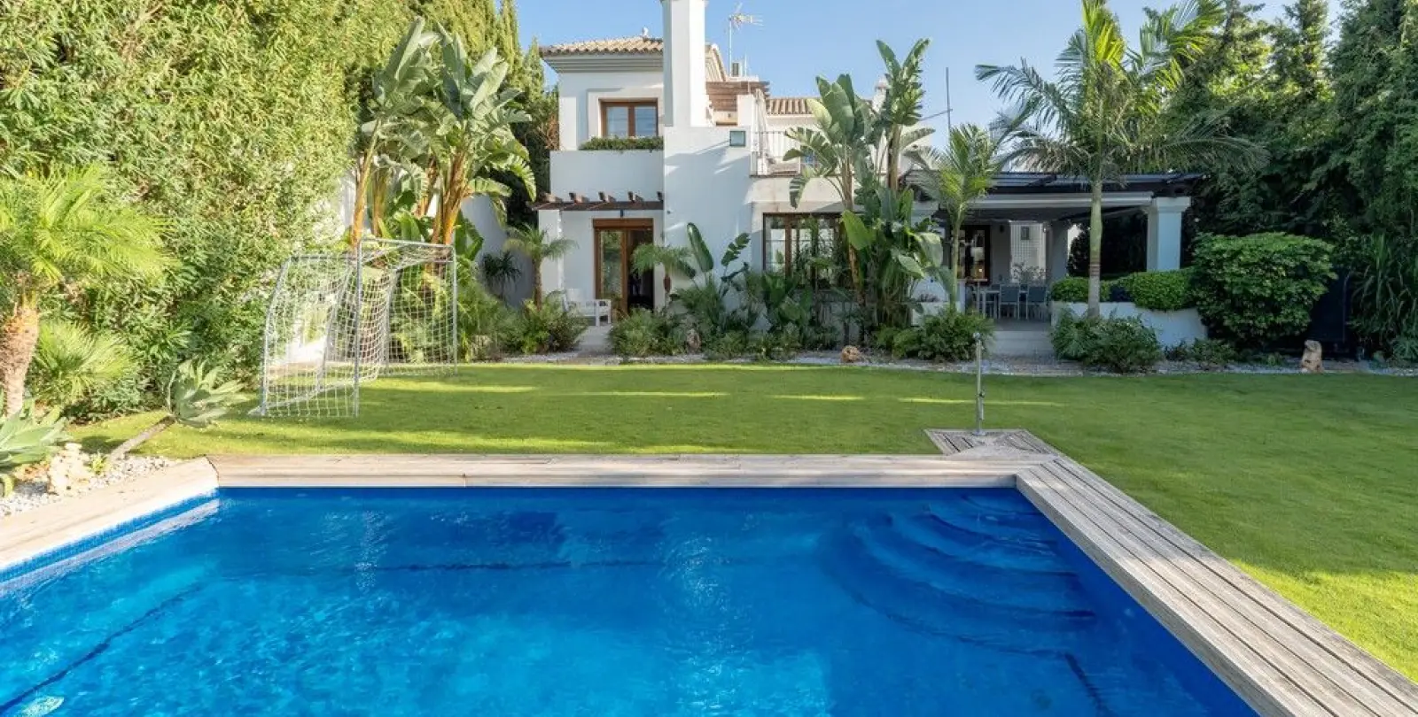 Venta de villa independiente en Estepona 36