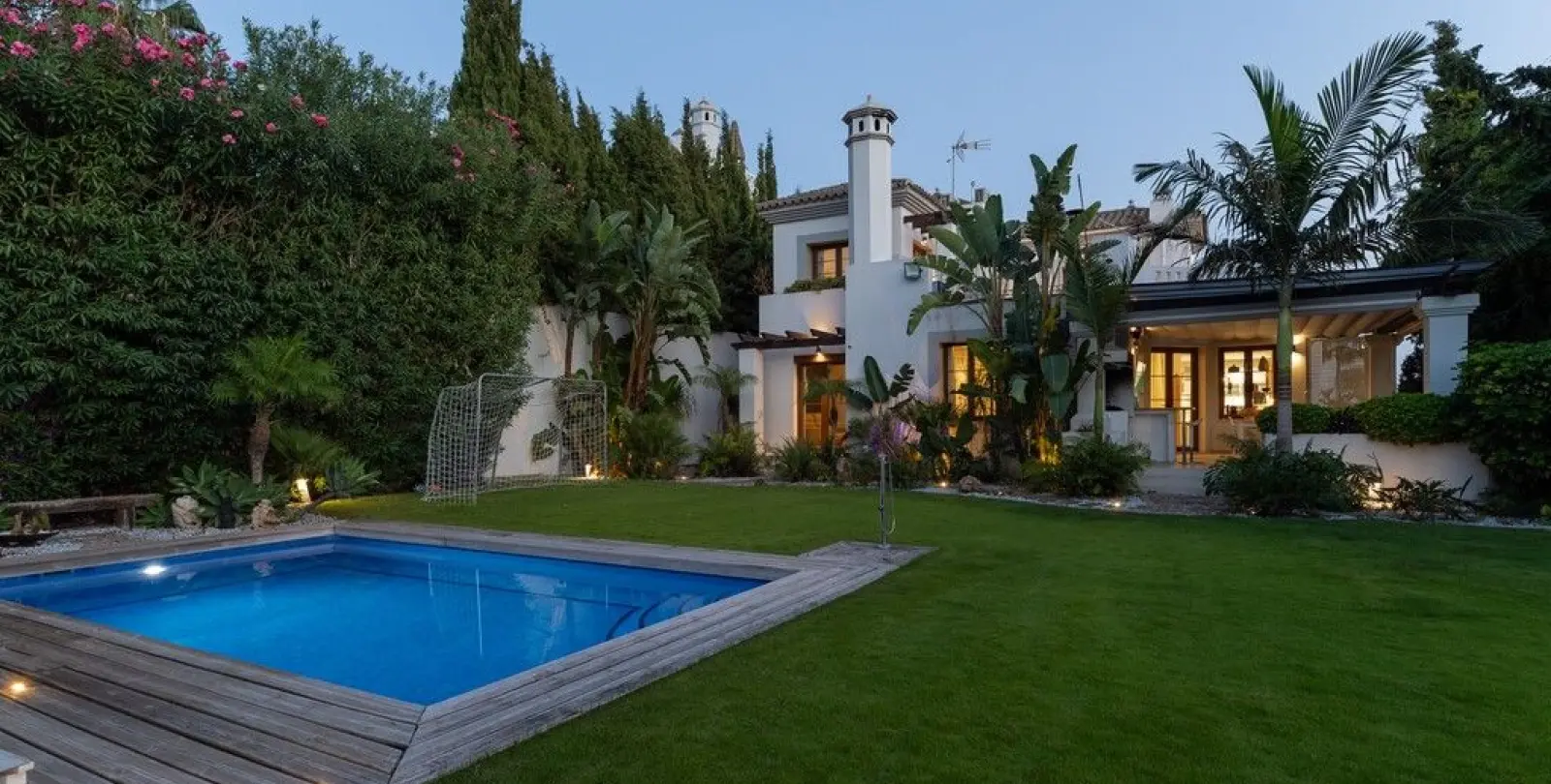Venta de villa independiente en Estepona 39