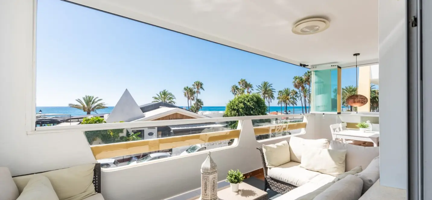 Venta de apartamento en planta media en San Pedro de Alcántara 0