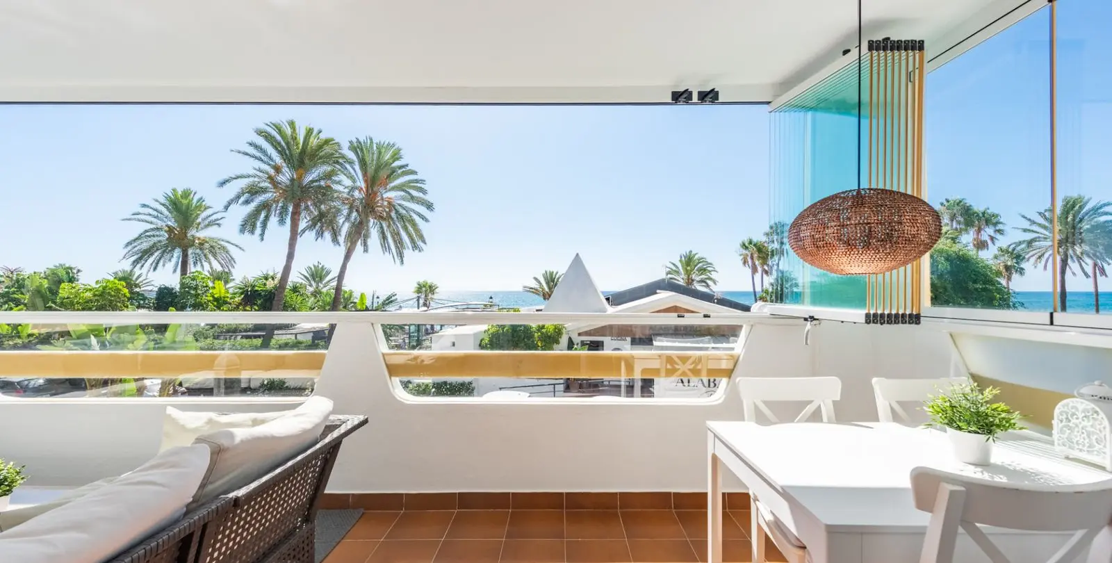 Venta de apartamento en planta media en San Pedro de Alcántara 7