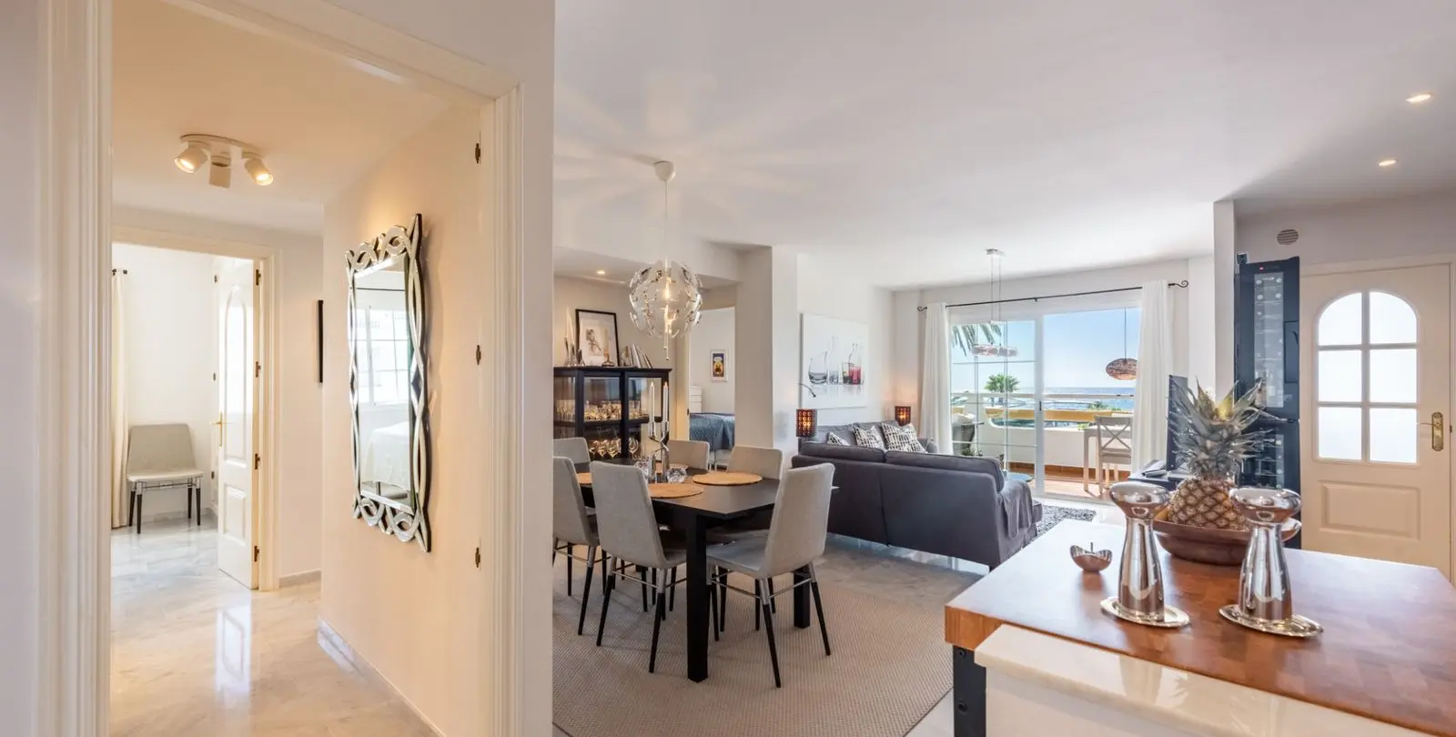 Venta de apartamento en planta media en San Pedro de Alcántara 12