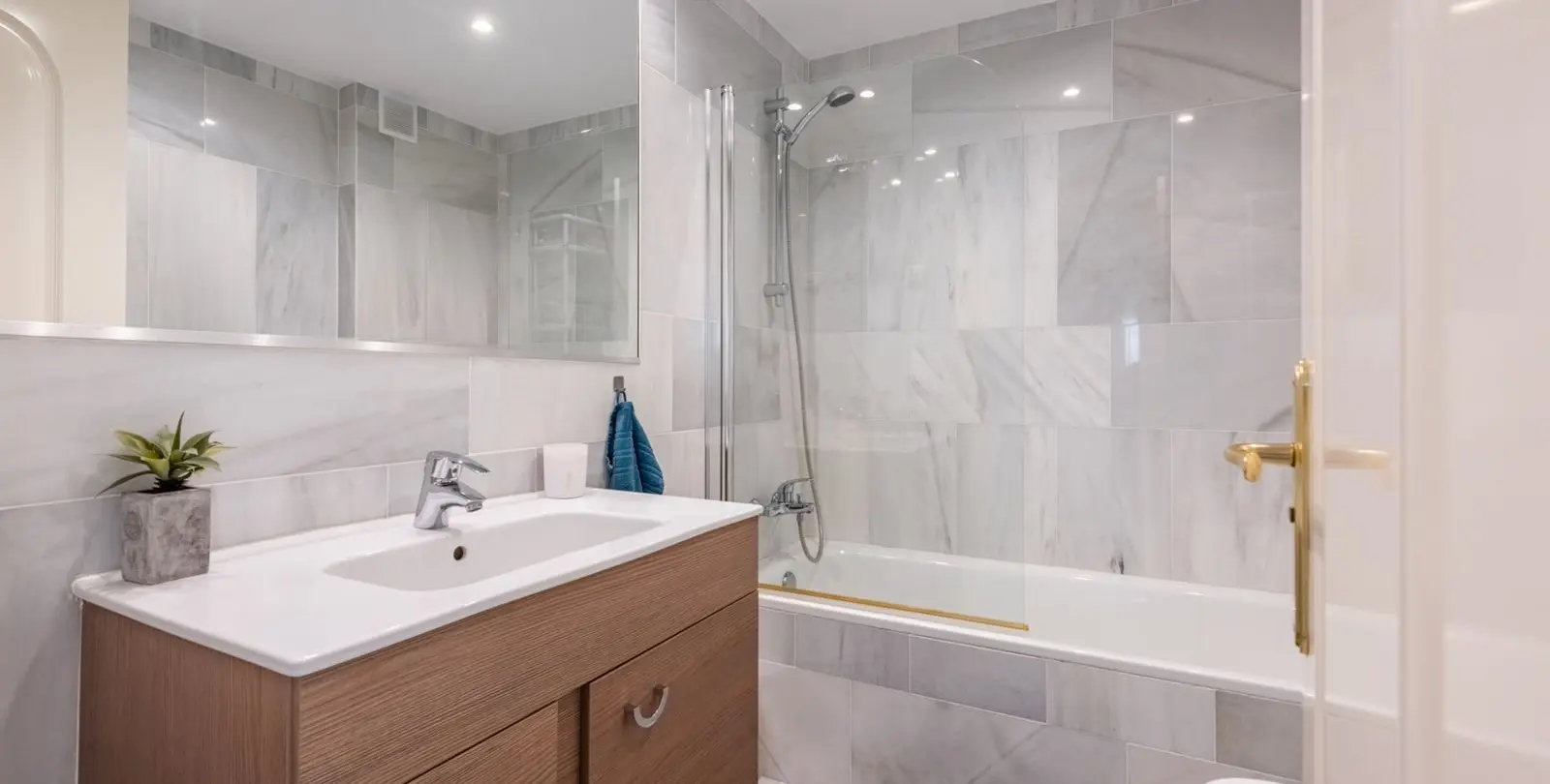 Venta de apartamento en planta media en San Pedro de Alcántara 14