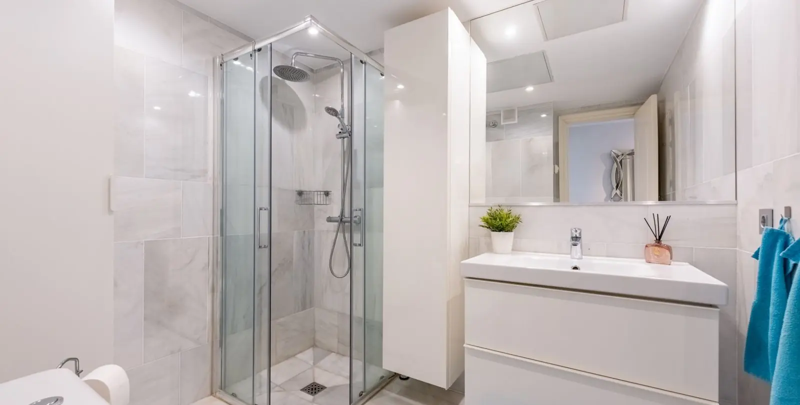 Venta de apartamento en planta media en San Pedro de Alcántara 15