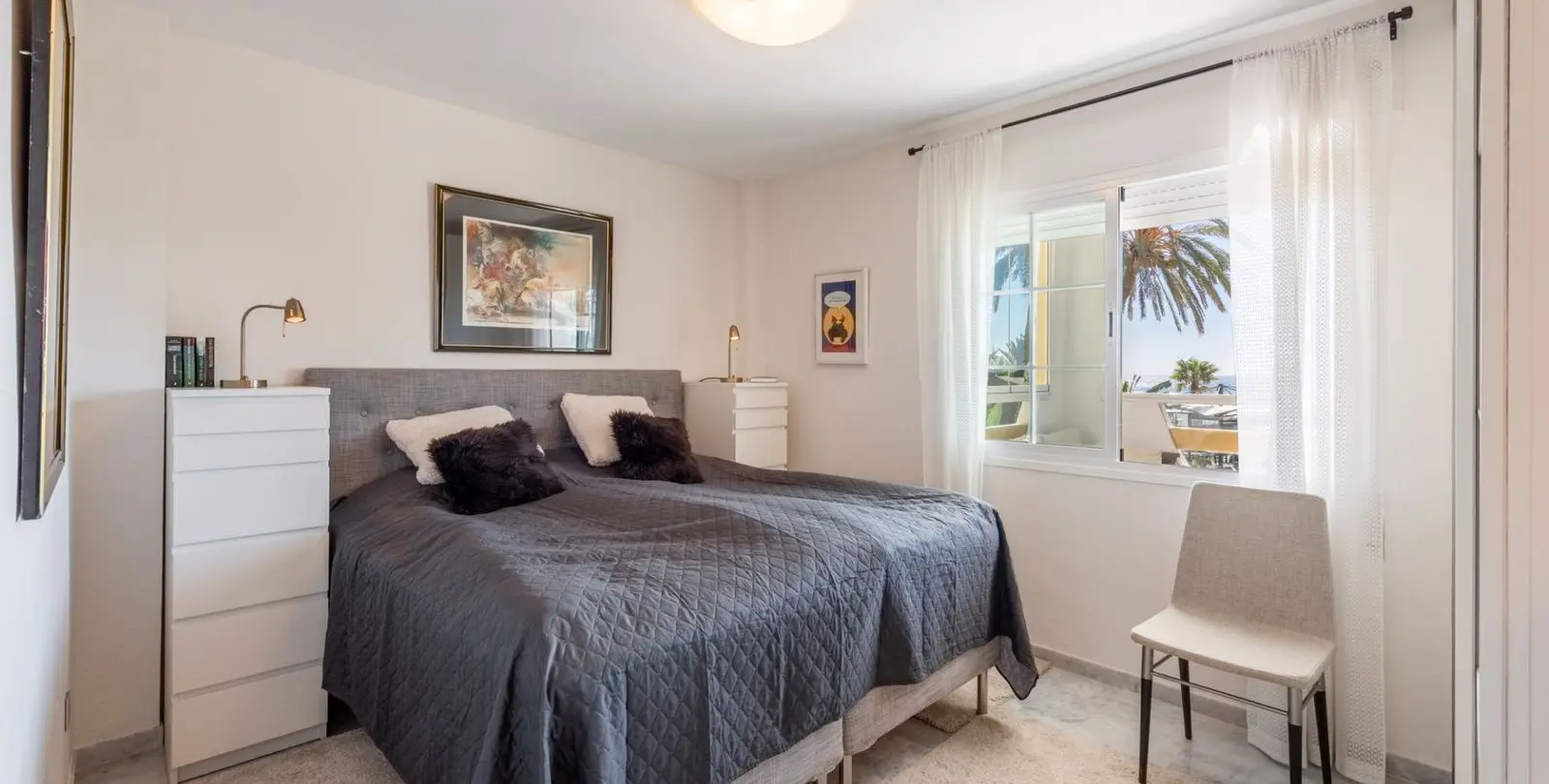 Venta de apartamento en planta media en San Pedro de Alcántara 17