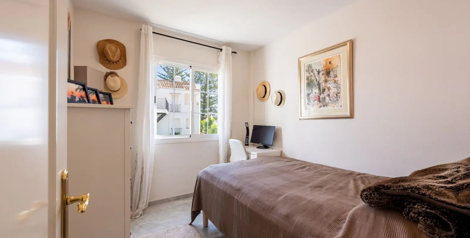 Venta de apartamento en planta media en San Pedro de Alcántara 19