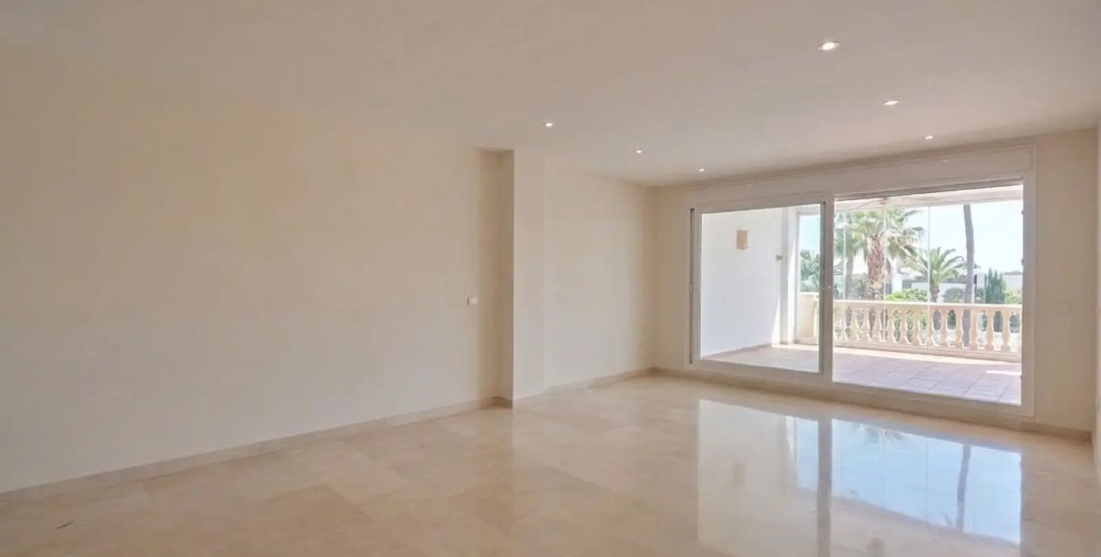 Venta de apartamento en planta baja en Marbella 4