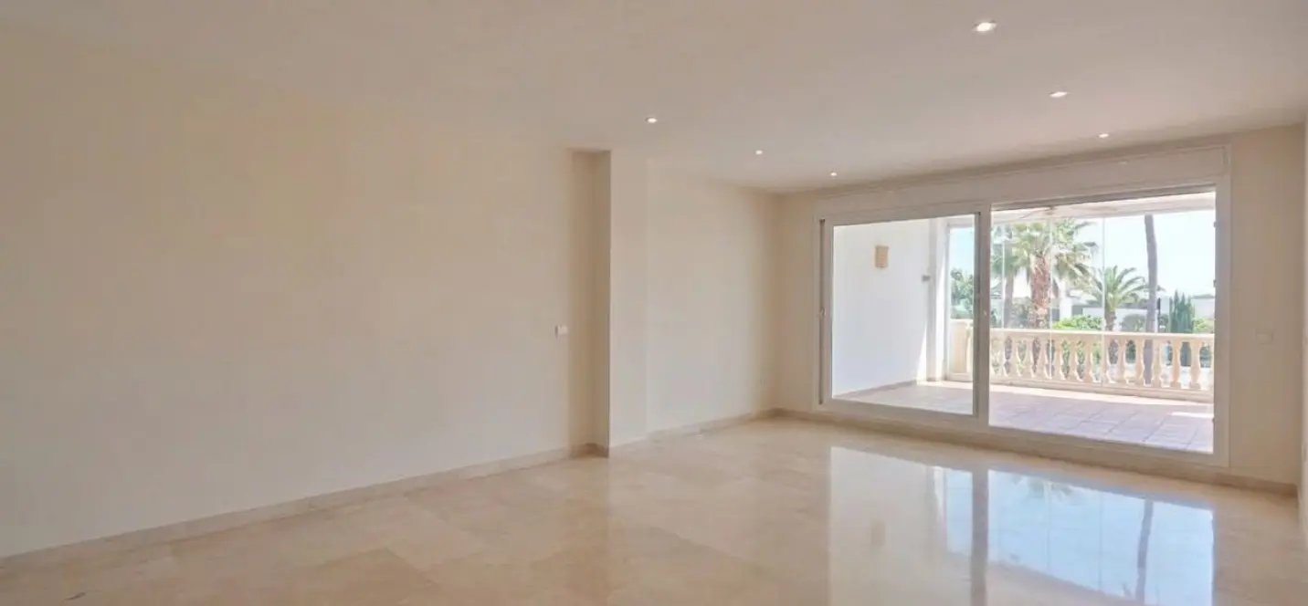 Venta de apartamento en planta baja en Marbella 3
