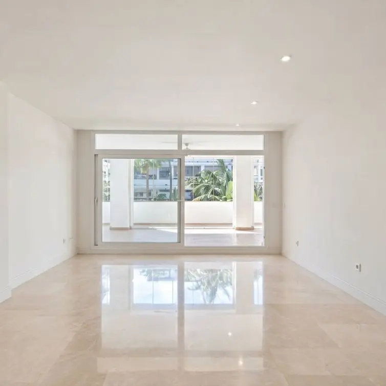 Venta de apartamento en planta baja en Marbella