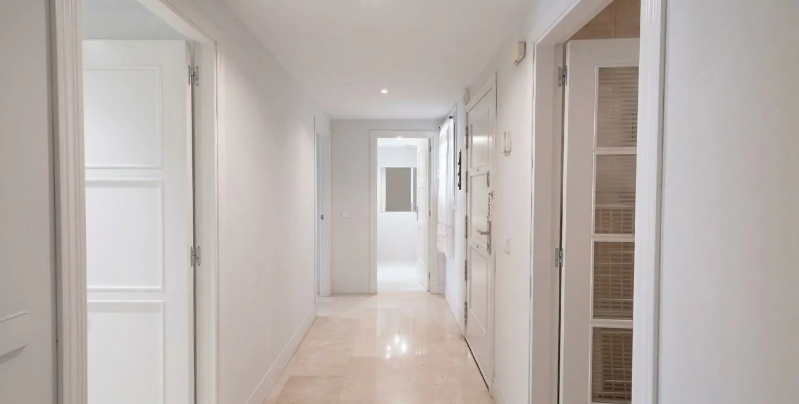 Venta de apartamento en planta baja en Marbella 8