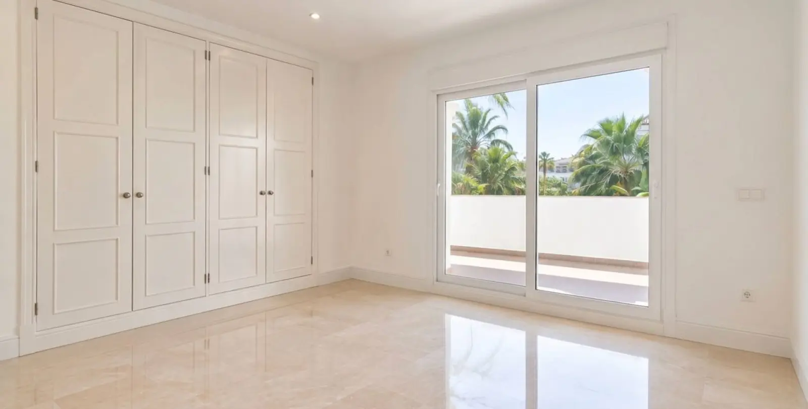 Venta de apartamento en planta baja en Marbella 14