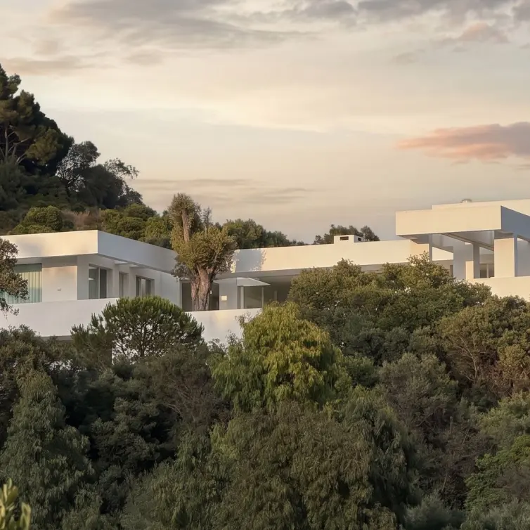 Venta de villa independiente en Altos de los Monteros