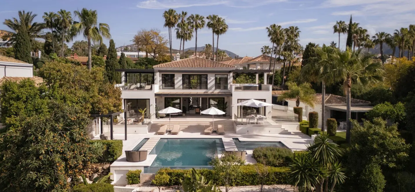 Venta de villa independiente en Nueva Andalucía 0