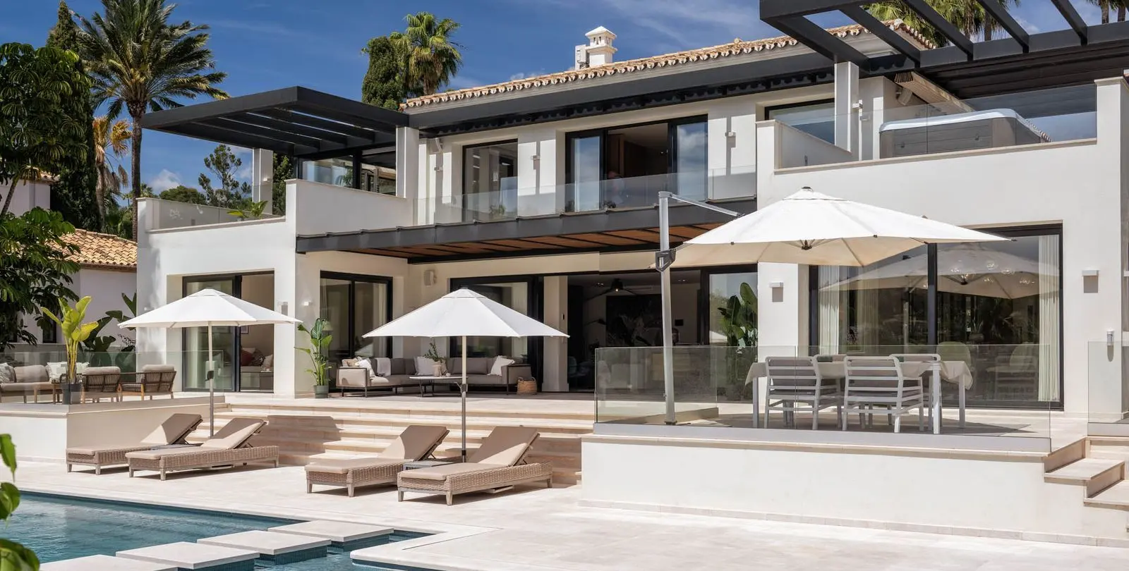 Venta de villa independiente en Nueva Andalucía 2