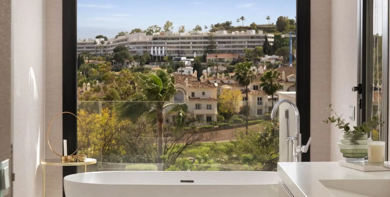 Venta de villa independiente en Nueva Andalucía 14