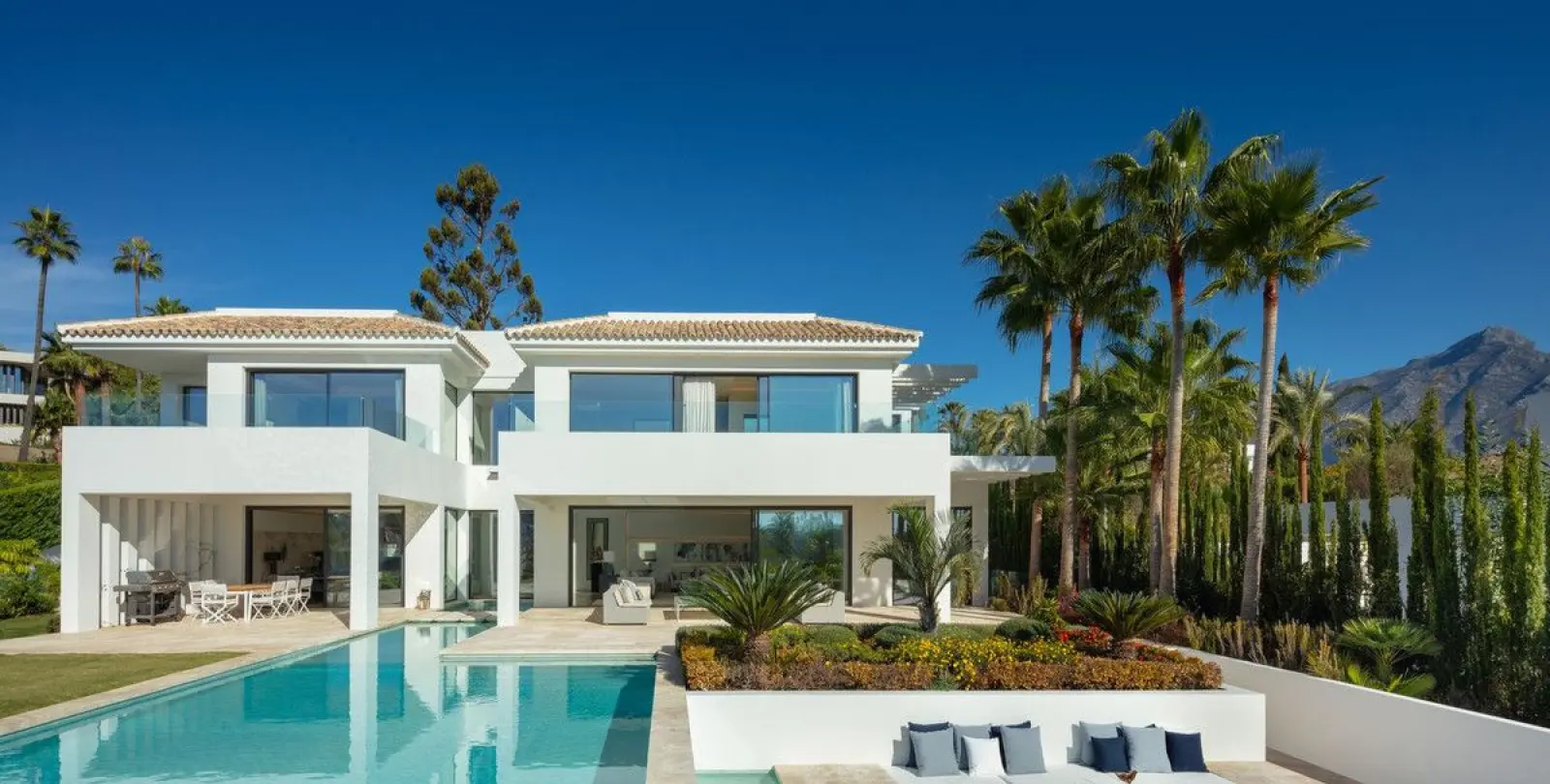 Продажа  отдельно стоящей виллы в Nueva Andalucía 4