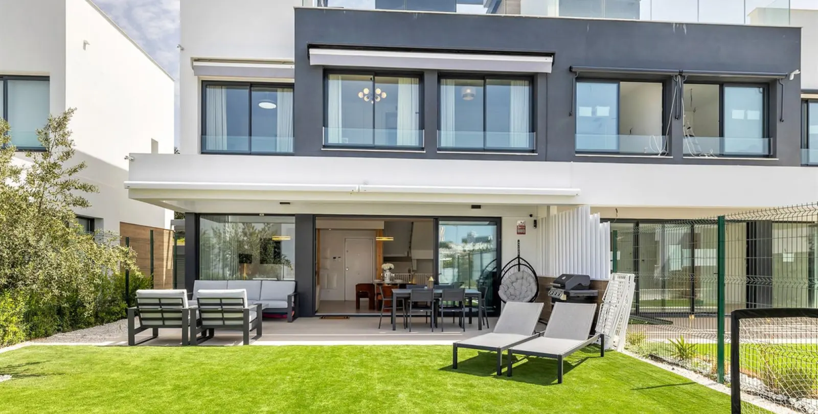 Long-term rent of townhouse in Estepona 2