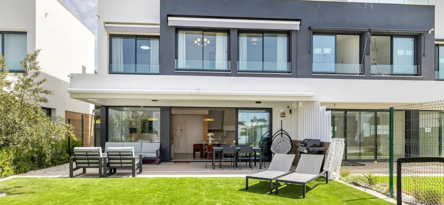 Long-term rent of townhouse in Estepona 1
