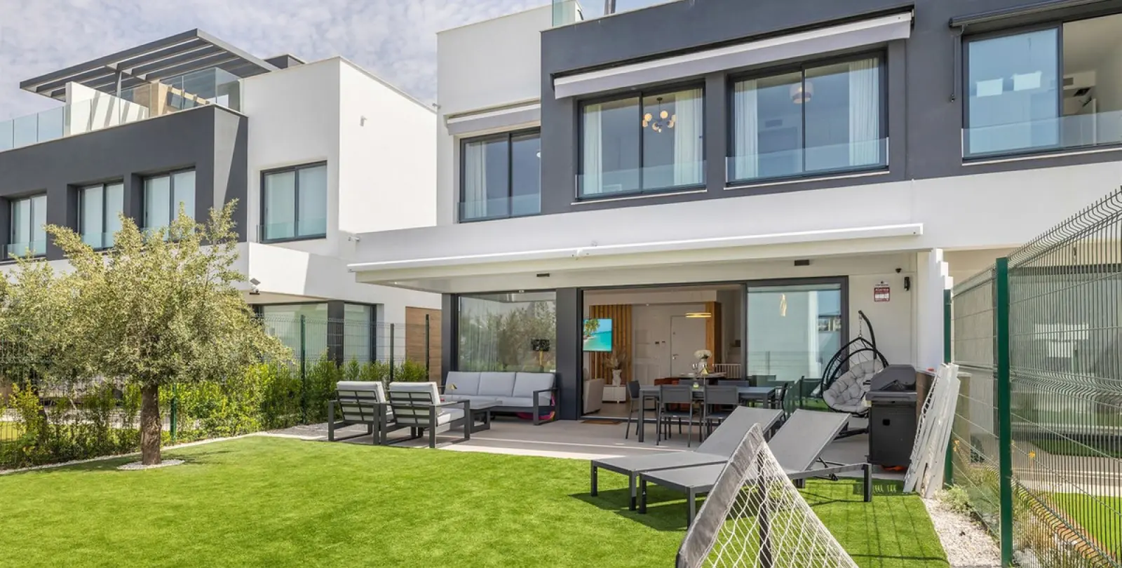 Long-term rent of townhouse in Estepona 3