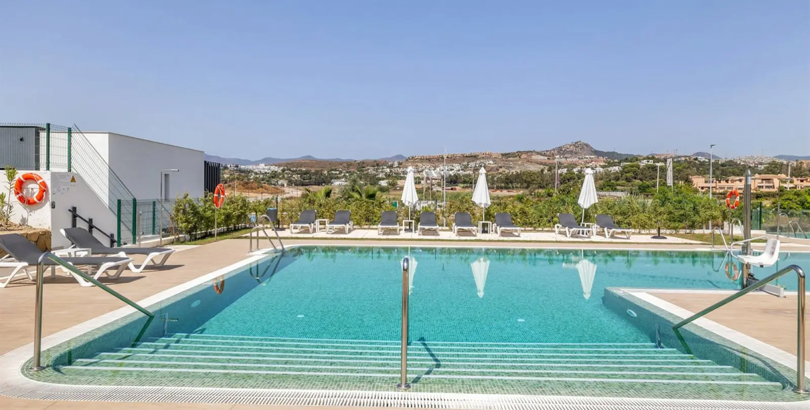Long-term rent of townhouse in Estepona 7