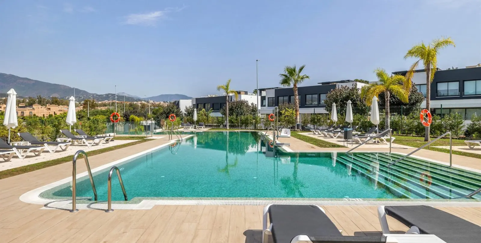 Long-term rent of townhouse in Estepona 8