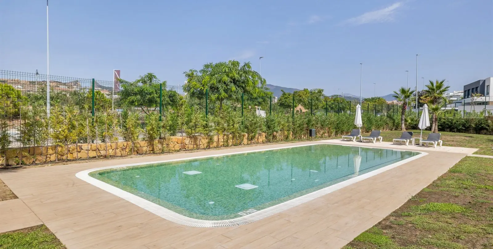 Long-term rent of townhouse in Estepona 11