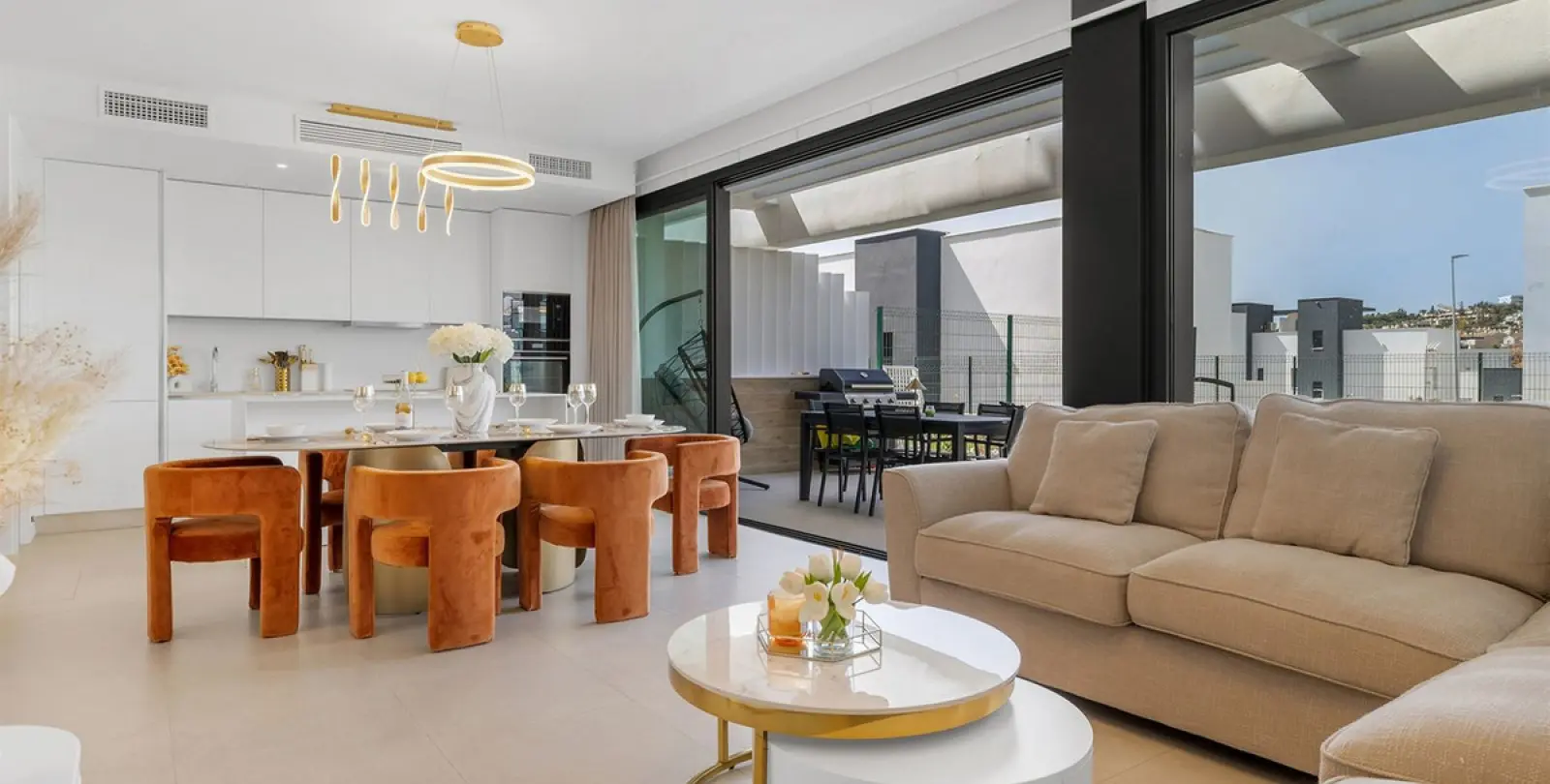 Long-term rent of townhouse in Estepona 18