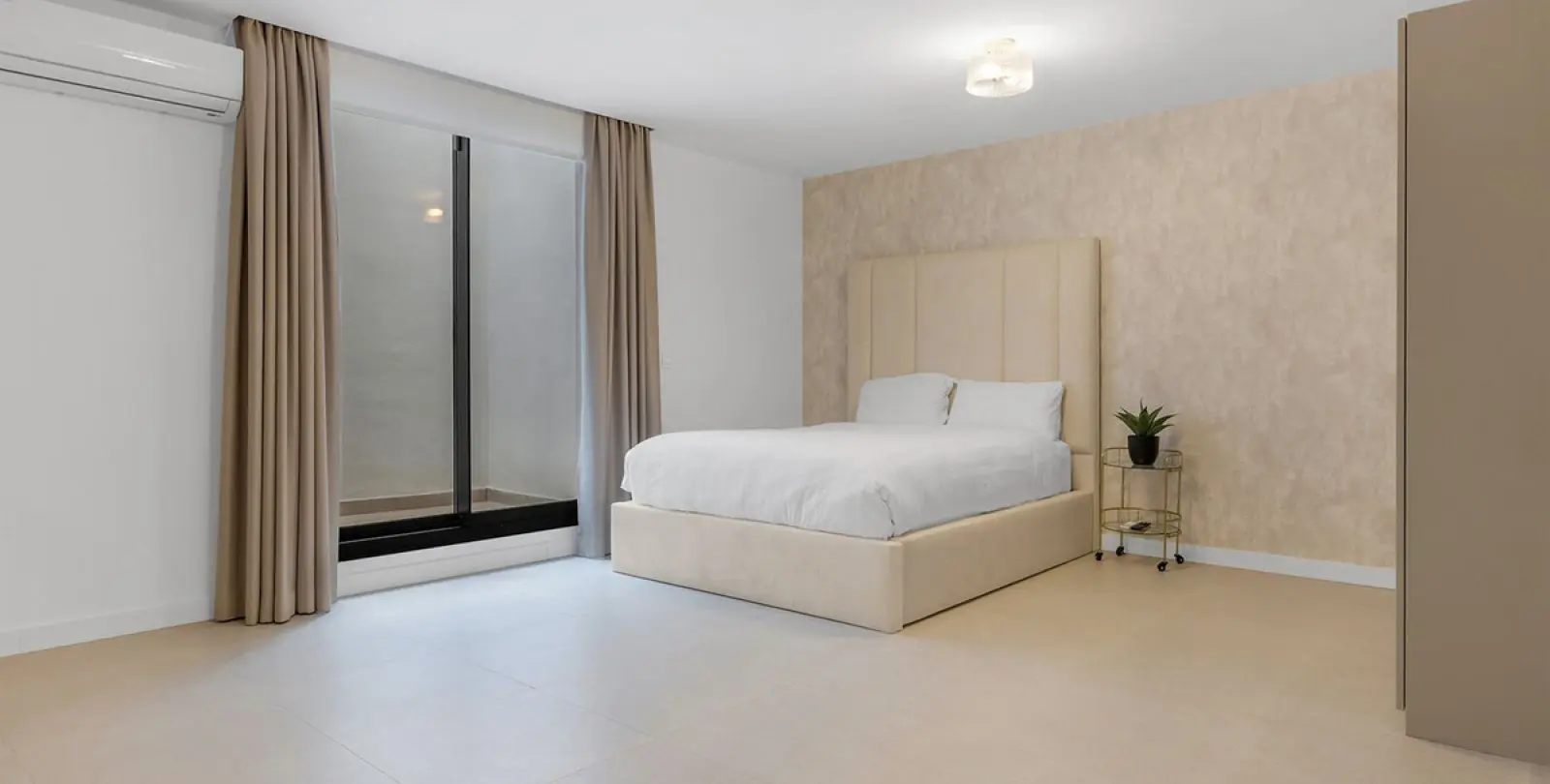 Long-term rent of townhouse in Estepona 28