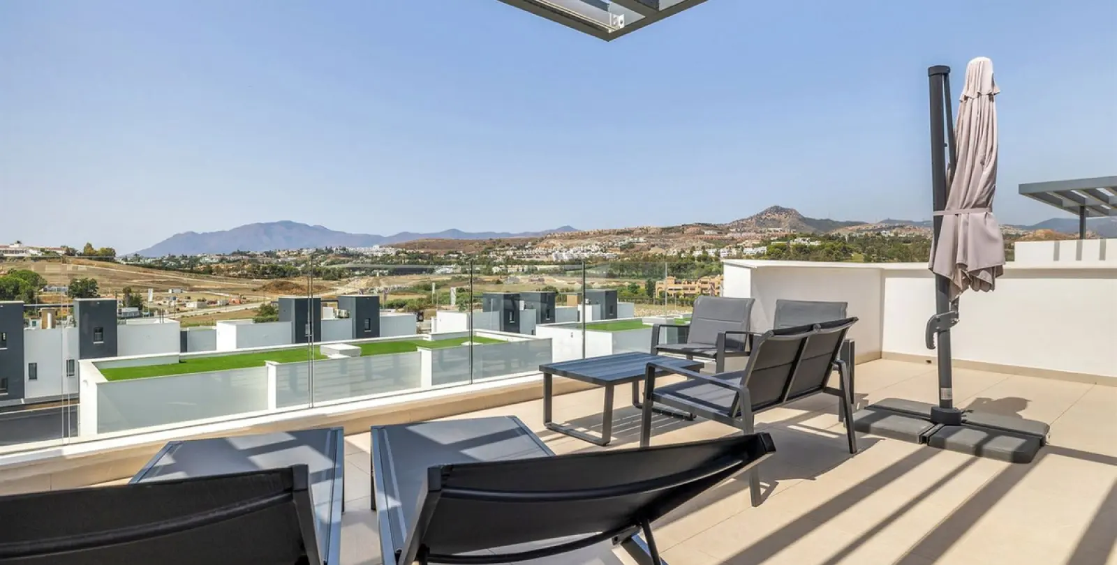 Long-term rent of townhouse in Estepona 47