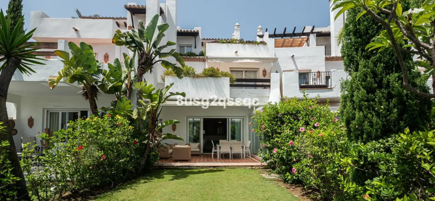Long-term rent of semi-detached house in Costalita 1
