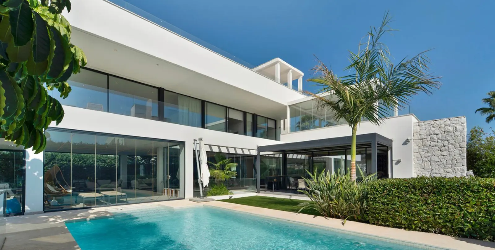 Long-term rent of detached villa in Benahavís 1