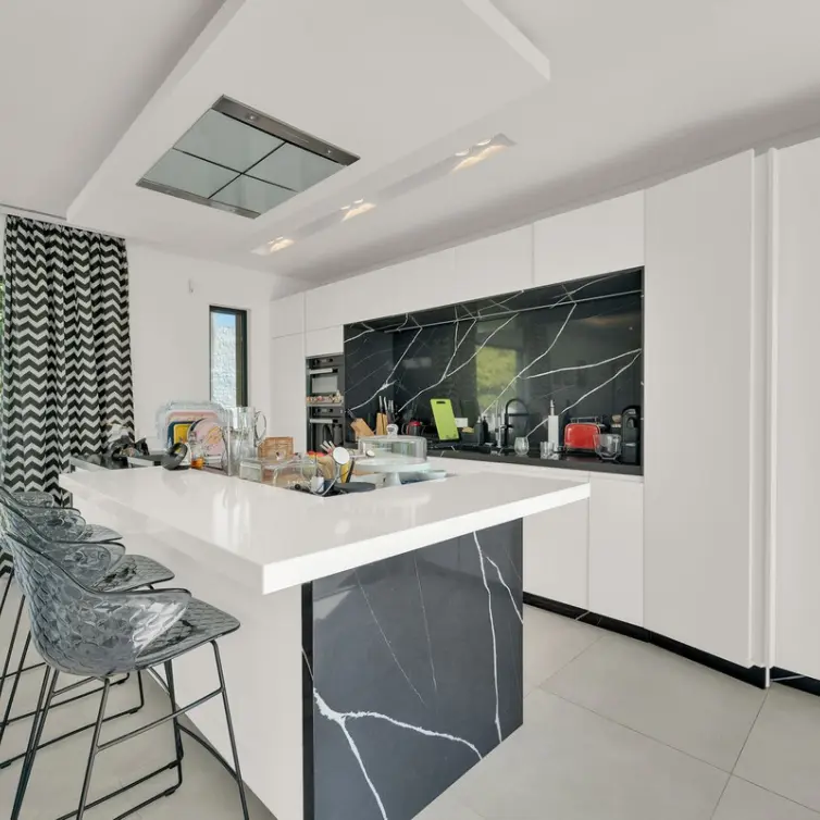 Long-term rent of detached villa in Benahavís