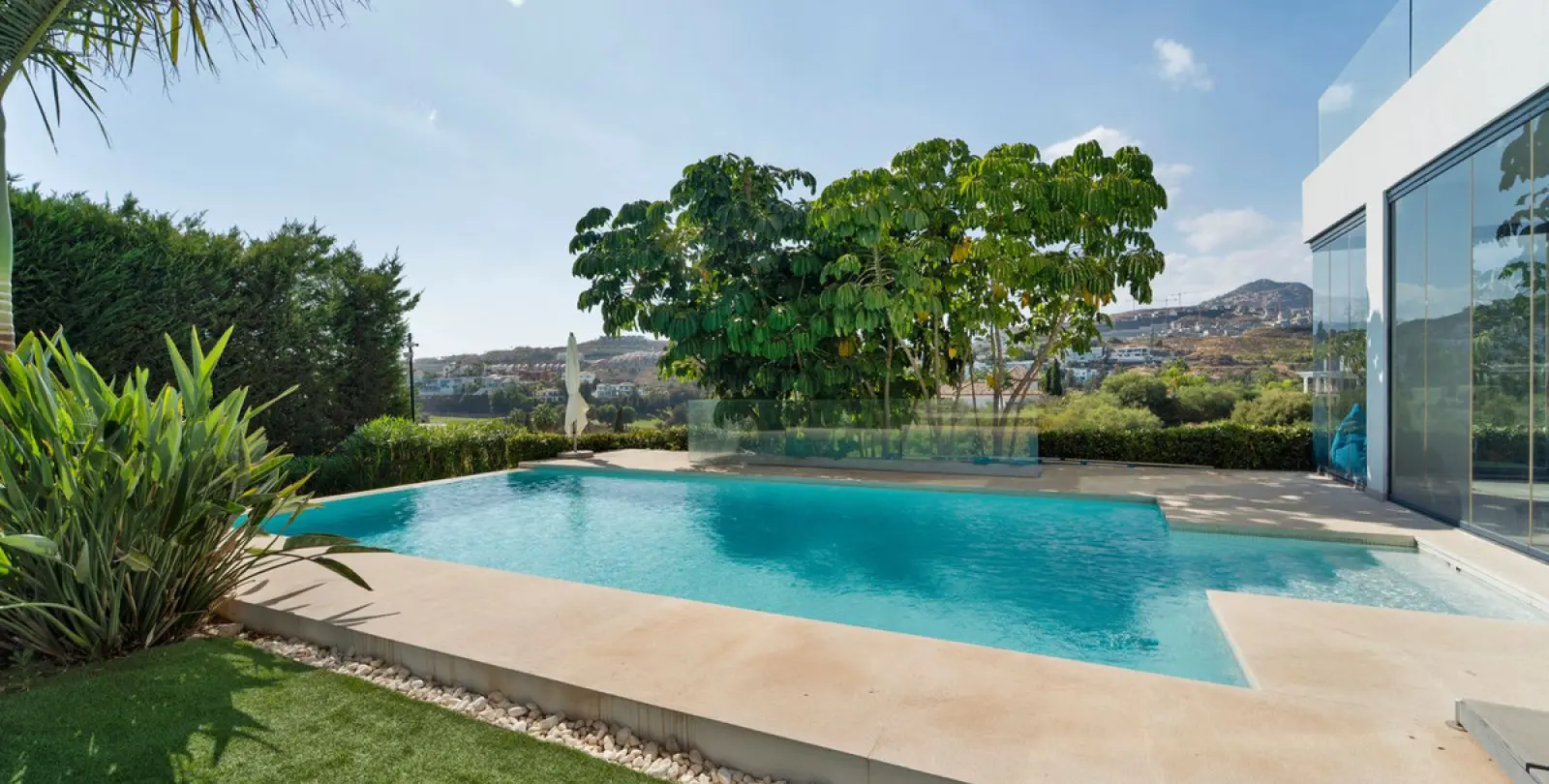 Long-term rent of detached villa in Benahavís 11