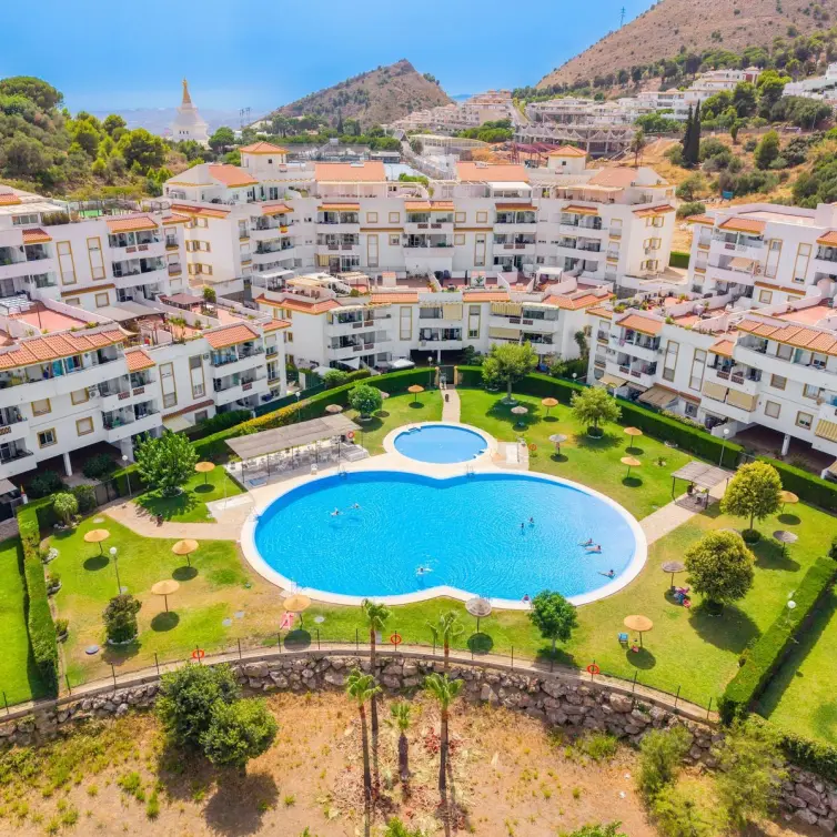 Продажа апартаментов на среднем этаже в Benalmadena
