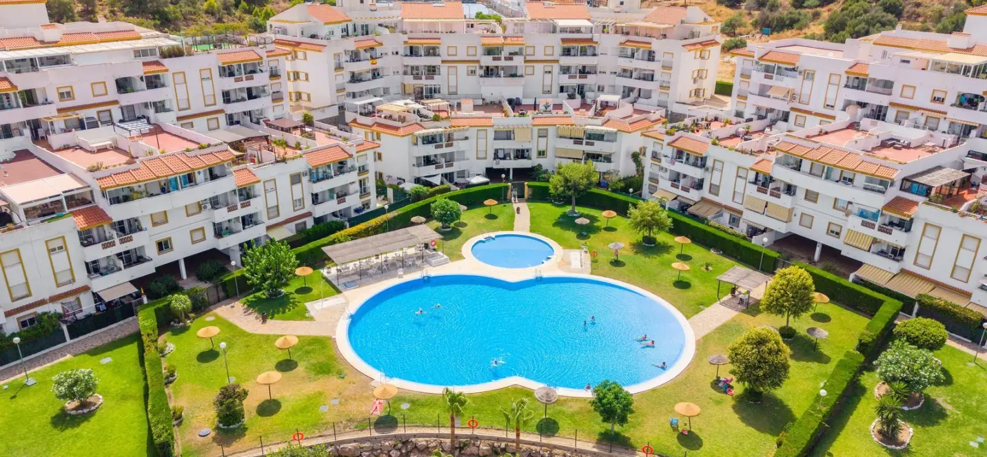 Продажа апартаментов на среднем этаже в Benalmadena 0