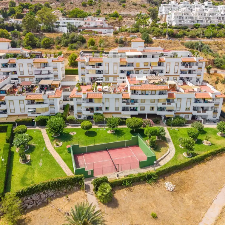 Продажа апартаментов на среднем этаже в Benalmadena